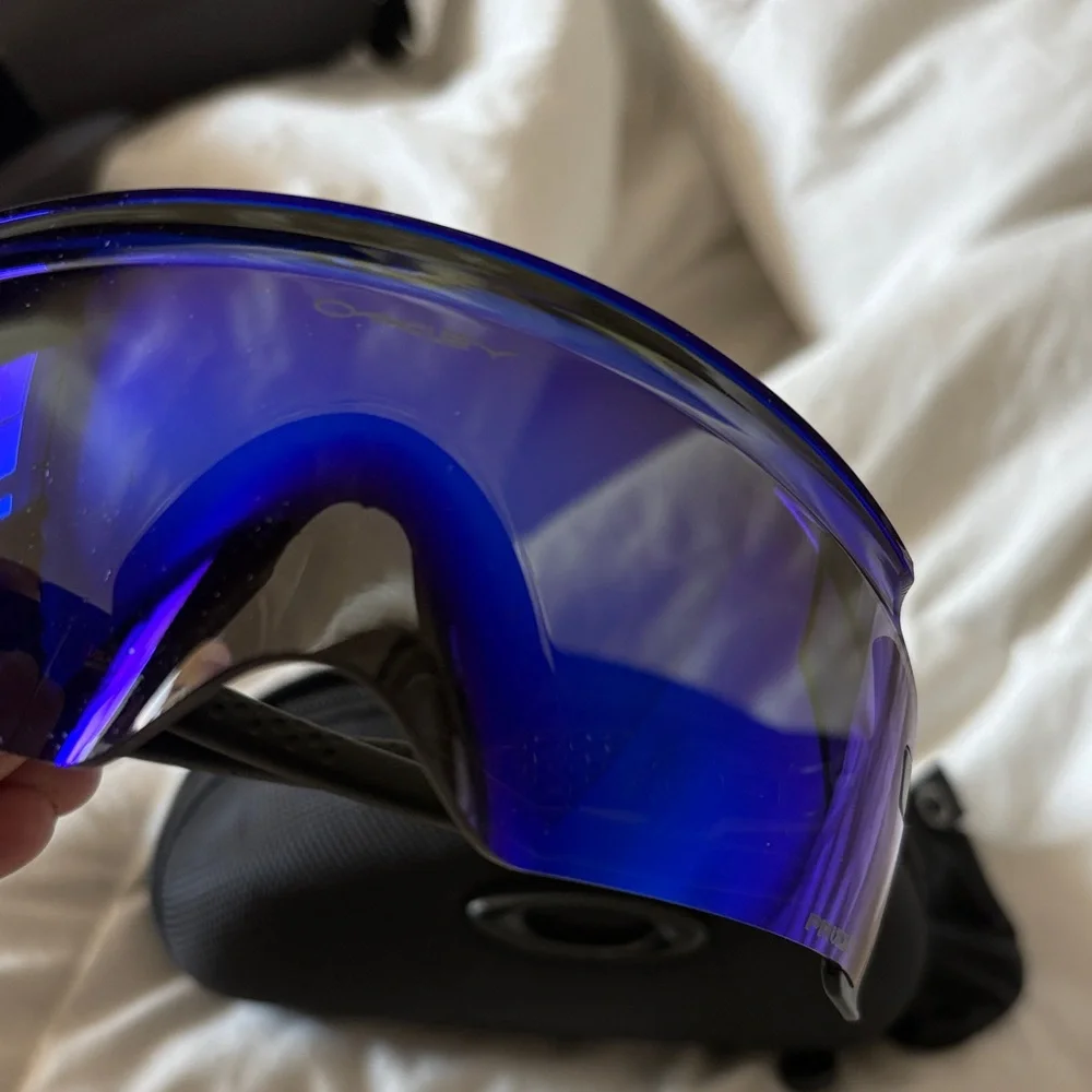 Oakley Kato Vibrant Blue/purplish Goggles with Black Case